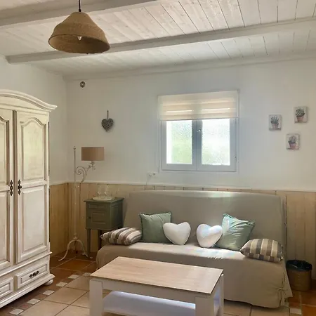 Domaine Au Coeur Des Alpilles Bed & Breakfast Maussane-les-Alpilles Exterior photo