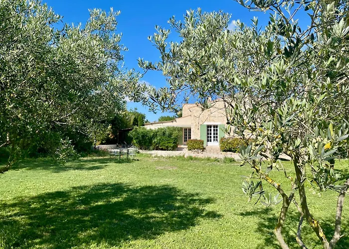 Domaine Au Coeur Des Alpilles