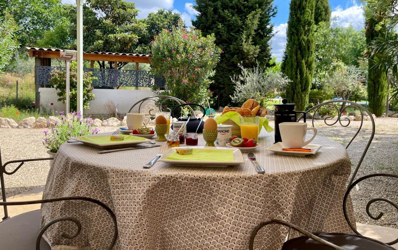 Domaine Au Coeur Des Alpilles *