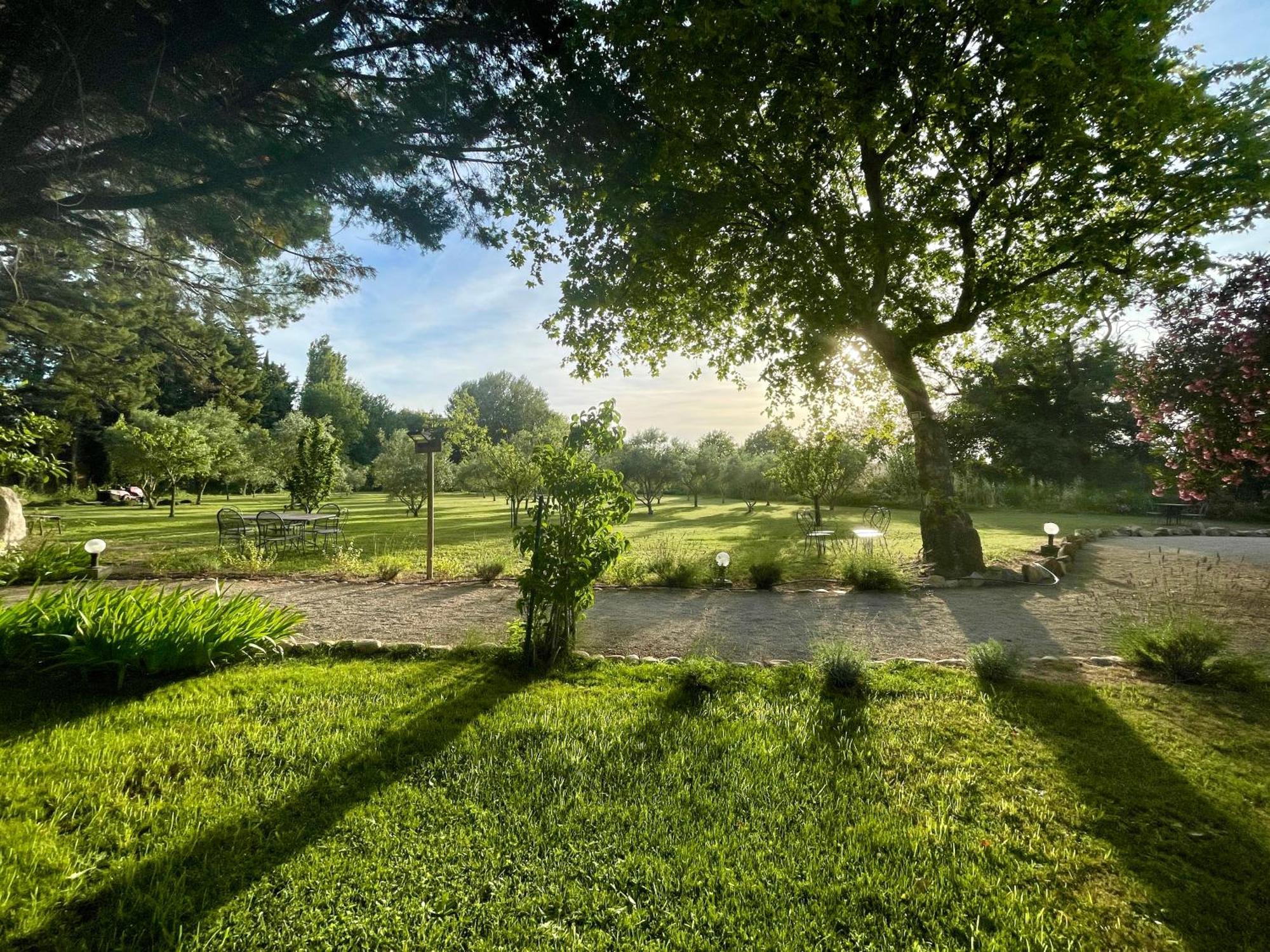 Domaine Au Coeur Des Alpilles Frühstückspension *