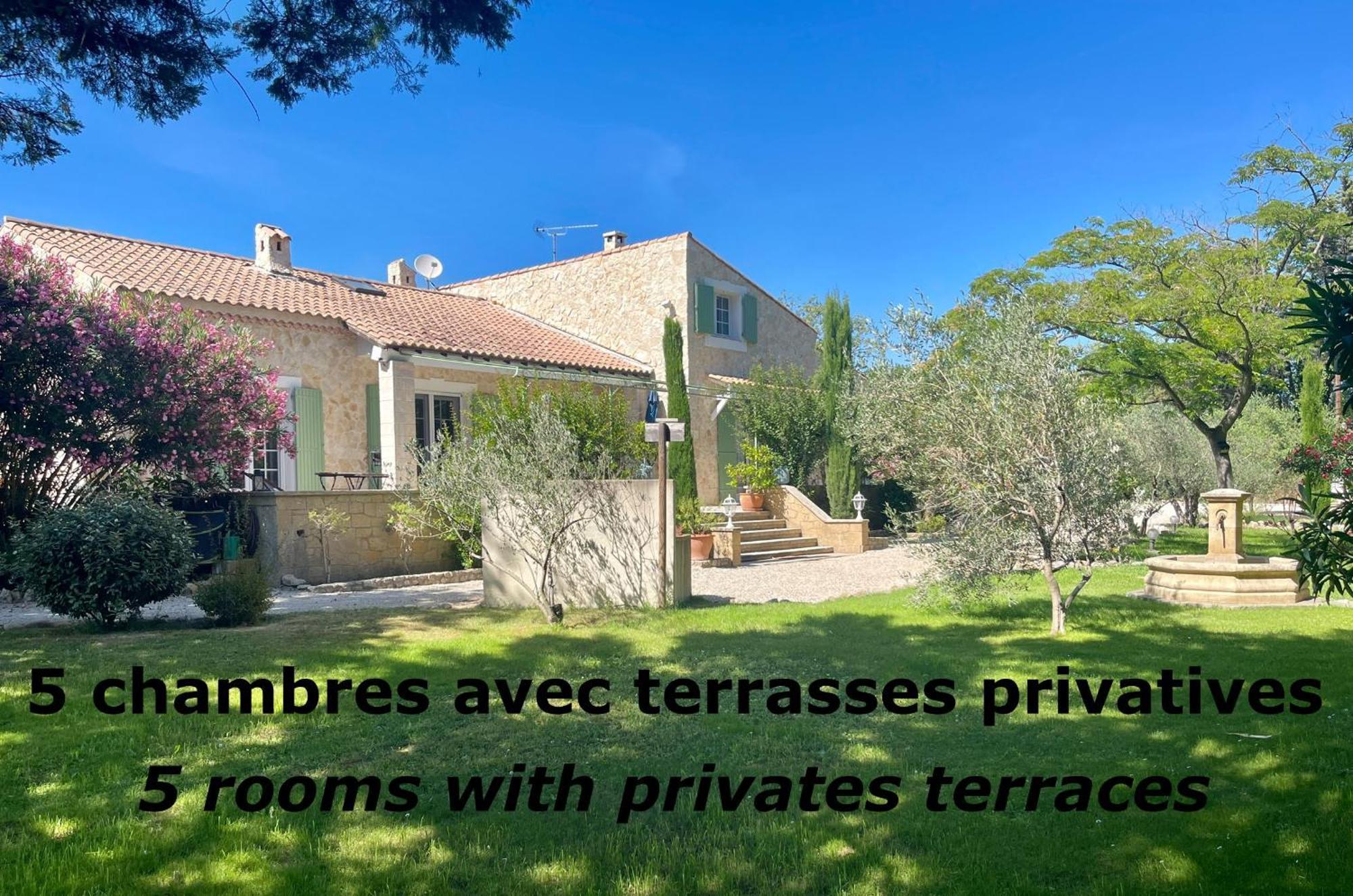 Domaine Au Coeur Des Alpilles *
