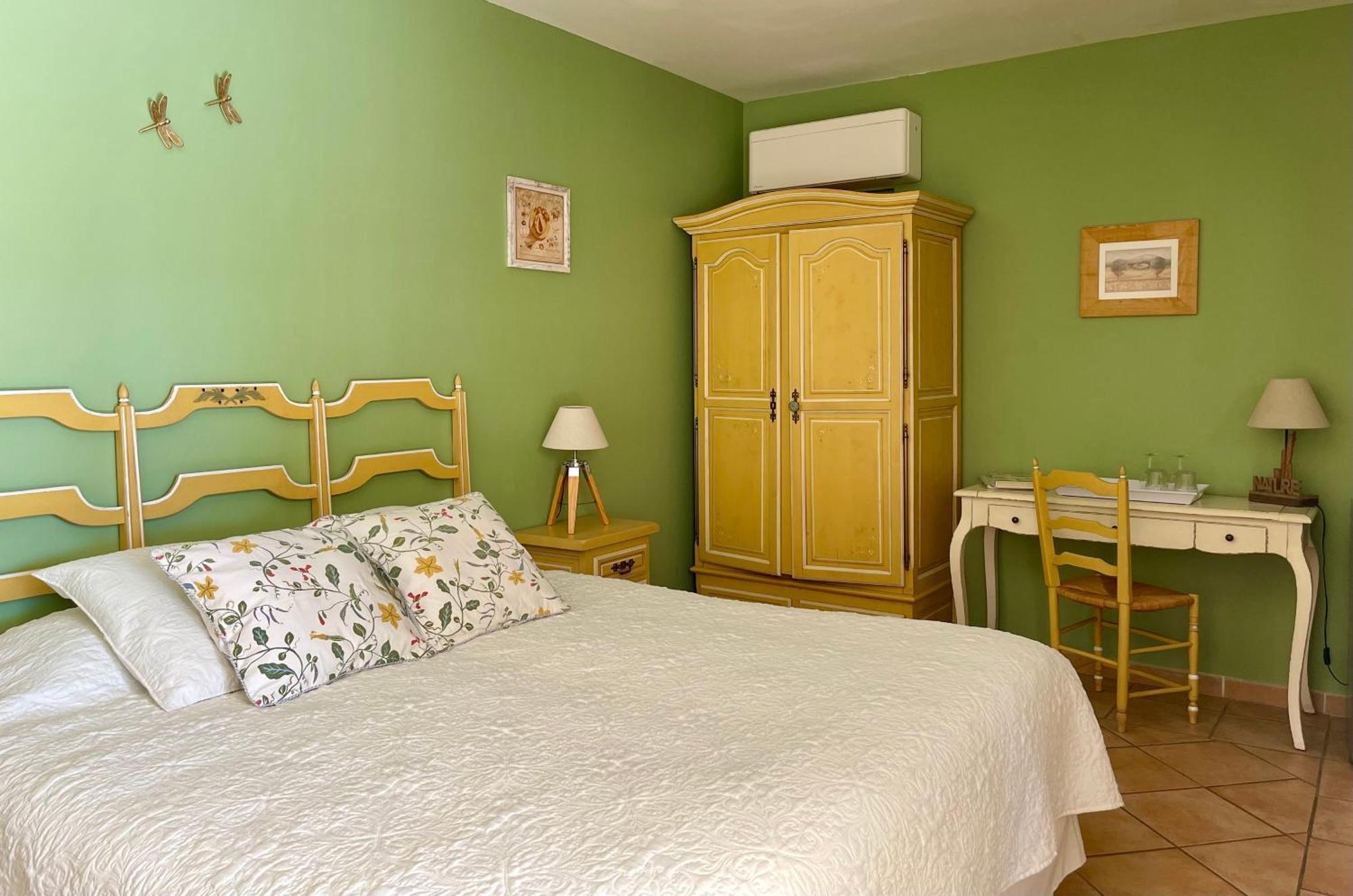 Domaine Au Coeur Des Alpilles *