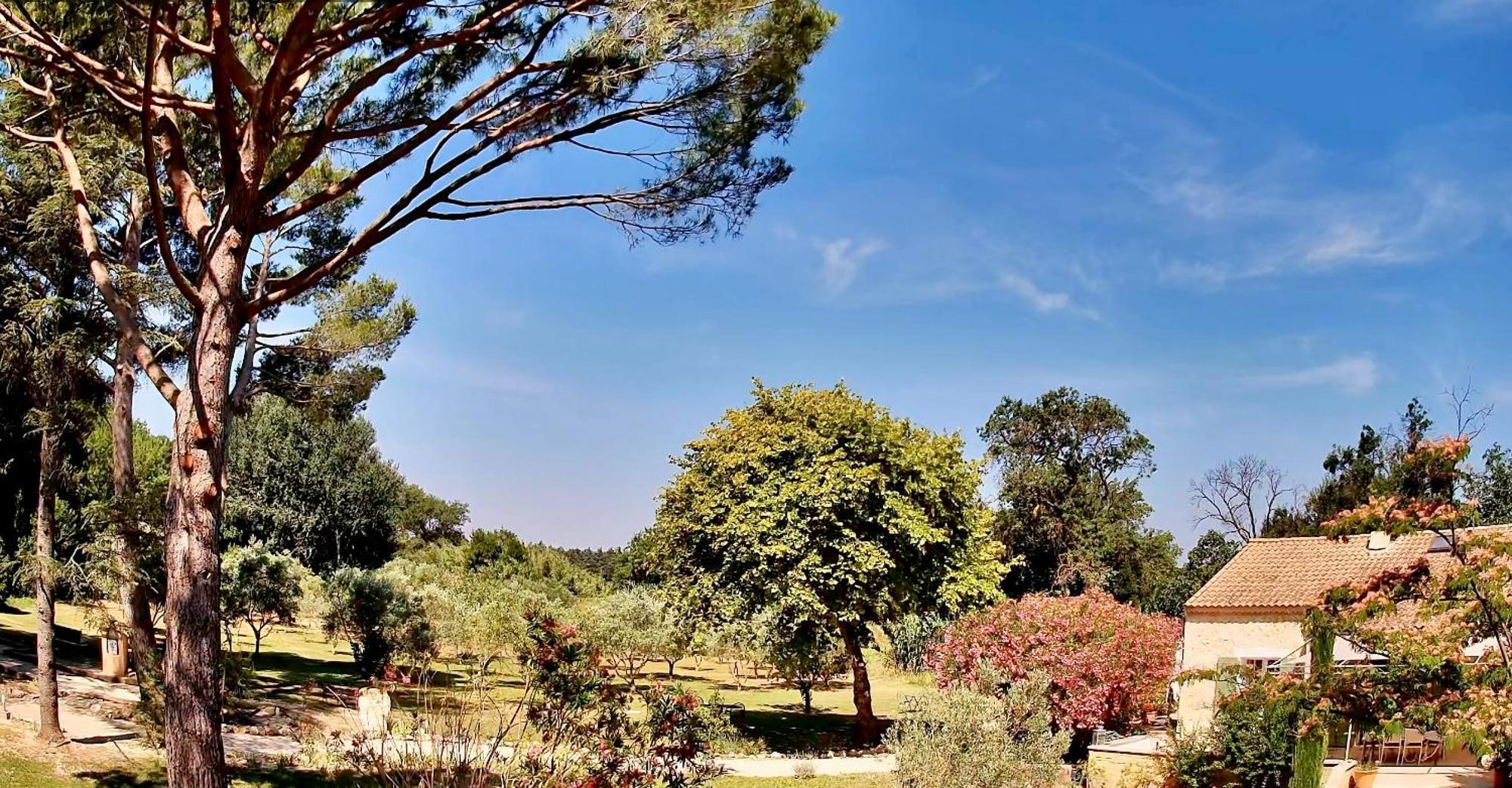 Domaine Au Coeur Des Alpilles